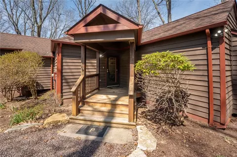 620 The Maples, Farmington, PA 15437