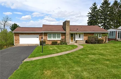 60 Swallow Hill Rd, Carnegie, PA 15106
