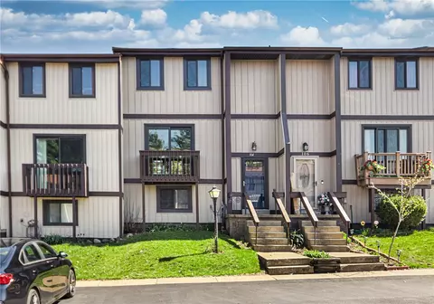 104 Bellwood Ct, Cranberry Township, PA 16066