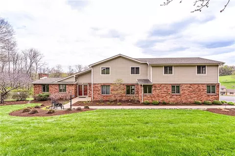 3 Scenery Hill Dr, Greensburg, PA 15601