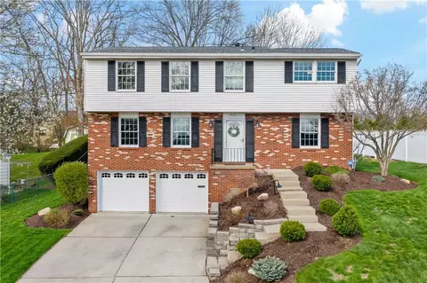 315 Challen Dr, Pittsburgh, PA 15236