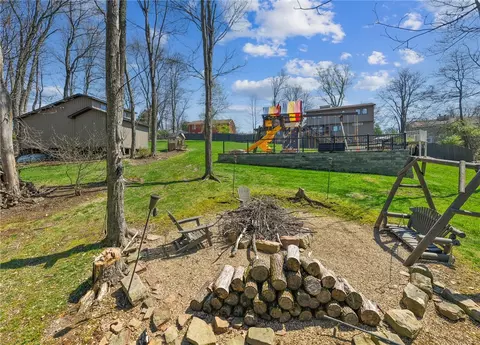Exterior - 2187 Elizabeth Ct, Export, PA 15632 photo 7 of 9
