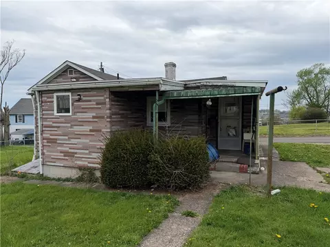 126 Hogsett St, Uniontown, PA 15401