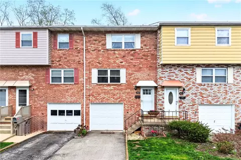 930 Academy Heights Dr, Greensburg, PA 15601