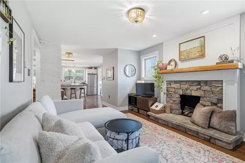 Living - 272 Spring Run Rd, Crescent, PA 15046 photo 2 of 2