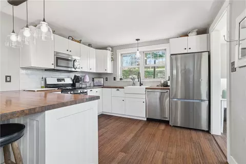 Kitchen - 272 Spring Run Rd, Crescent, PA 15046 photo 1 of 4