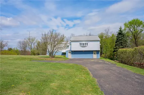 3919 Hardt Dr, Gibsonia, PA 15044