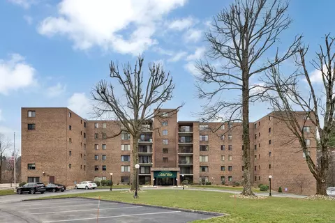3 Alta Vita Dr #608, Greensburg, PA 15601
