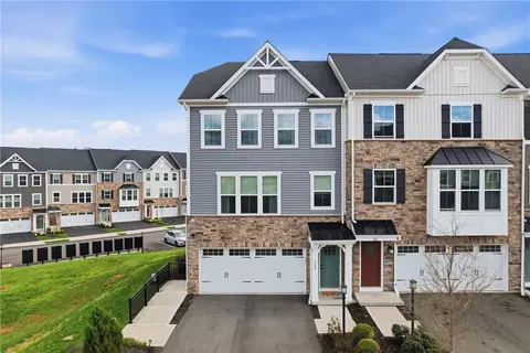 102 Lupine Dr, Mars, PA 16046