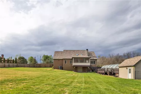 Exterior - 944 Lowber Rd, Irwin, PA 15642 photo 6 of 10