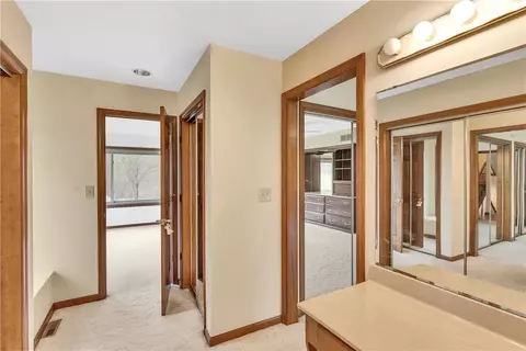 Entry Way - 944 Lowber Rd, Irwin, PA 15642 photo 5 of 7
