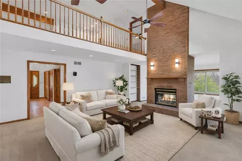 Living - 944 Lowber Rd, Irwin, PA 15642 photo 1 of 4