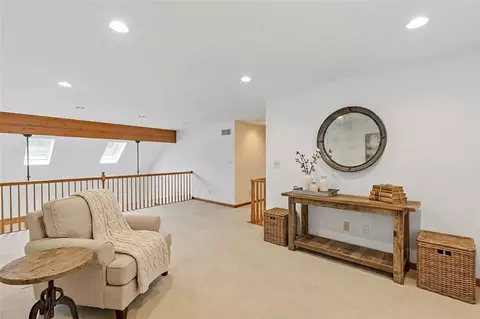 Entry Way - 944 Lowber Rd, Irwin, PA 15642 photo 3 of 7