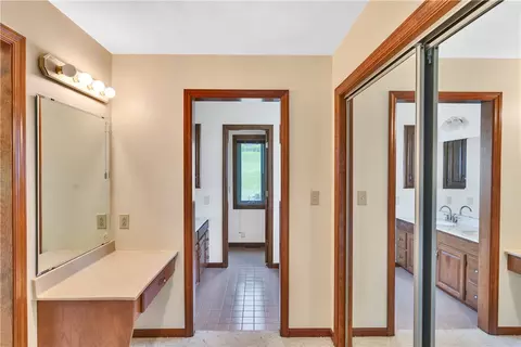 Entry Way - 944 Lowber Rd, Irwin, PA 15642 photo 4 of 7