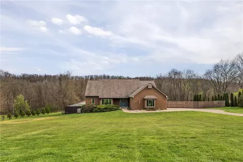 Exterior - 944 Lowber Rd, Irwin, PA 15642 photo 5 of 10