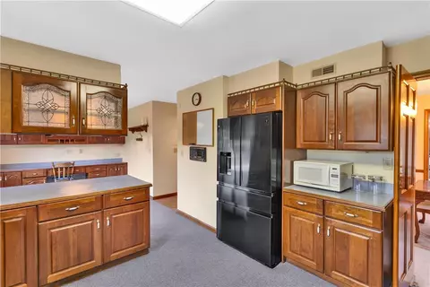 Kitchen - 944 Lowber Rd, Irwin, PA 15642 photo 2 of 3