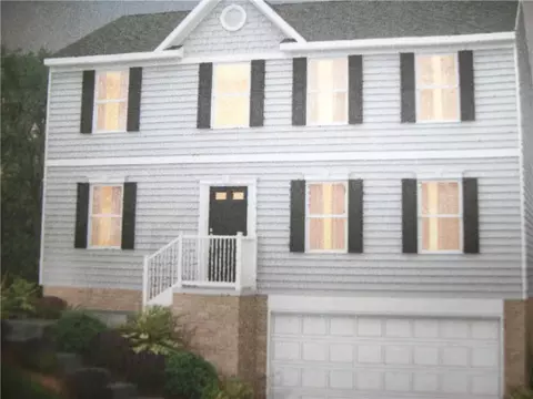 719 Dahlia Dr, Belle Vernon, PA 15012