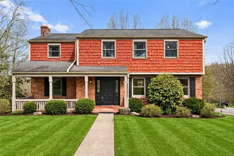 115 Oakdale Dr, Zelienople, PA 16063