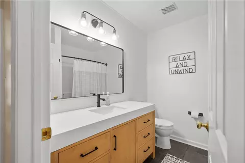Bath - 108 Walnut Dr, Eighty Four, PA 15330 photo 4 of 5