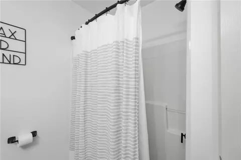 Bath - 108 Walnut Dr, Eighty Four, PA 15330 photo 5 of 5