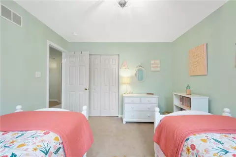 Bedroom - 108 Walnut Dr, Eighty Four, PA 15330 photo 4 of 4
