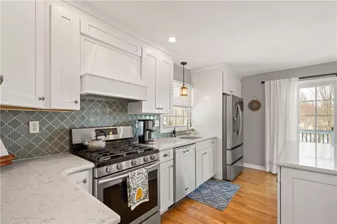 Kitchen - 108 Walnut Dr, Eighty Four, PA 15330 photo 2 of 6