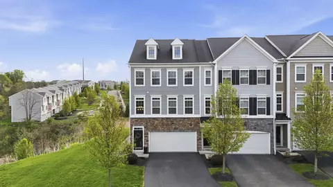47 Truman Cir, Mckees Rocks, PA 15136