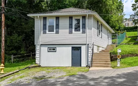601 Midway Dr, Pittsburgh, PA 15215