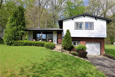 2878 Old Plank Rd, New Castle, PA 16105
