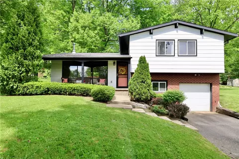2878 Old Plank Rd, New Castle, PA 16105