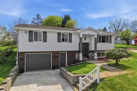 27 Flora Rd, Pittsburgh, PA 15227