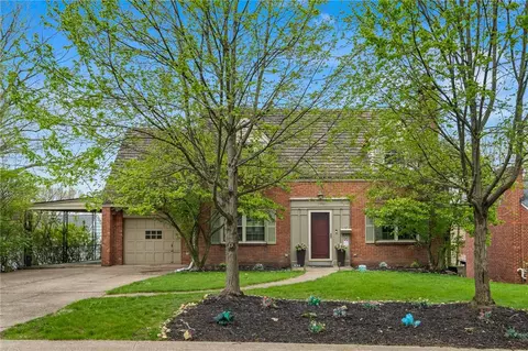 1152 Pinewood Dr, Pittsburgh, PA 15243