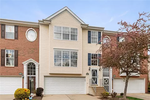 10522 Forest Hill Dr, Wexford, PA 15090