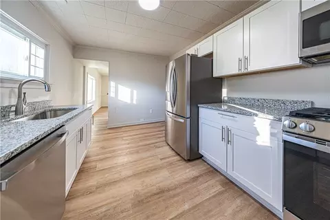 Kitchen - 322 E Barr St, Mcdonald, PA 15057 photo 2 of 2