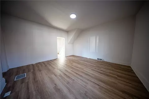 Living - 322 E Barr St, Mcdonald, PA 15057 photo 3 of 6