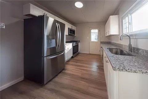 Kitchen - 322 E Barr St, Mcdonald, PA 15057 photo 1 of 2