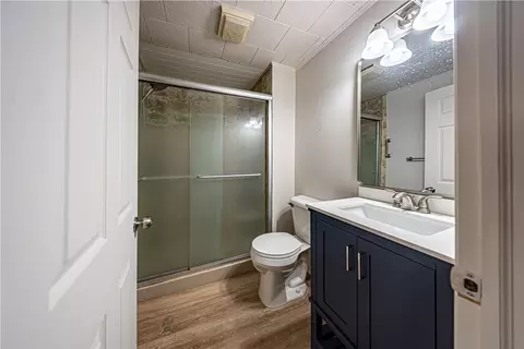Bath - 322 E Barr St, Mcdonald, PA 15057 photo 1 of 2