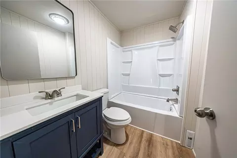 Bath - 322 E Barr St, Mcdonald, PA 15057 photo 2 of 2