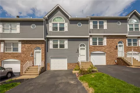 2309 Elm Dr, Oakdale, PA 15071