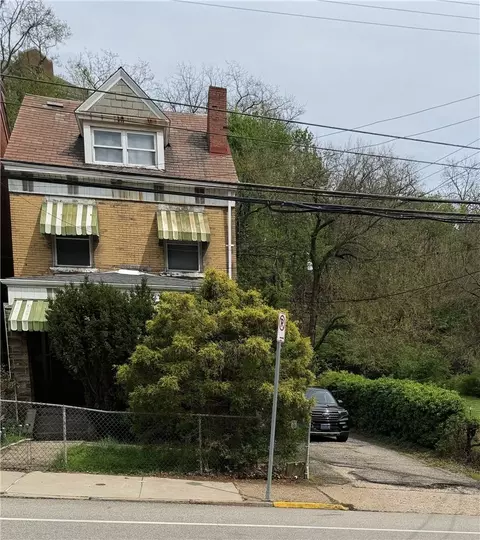 142 Robinson, Pittsburgh, PA 15213