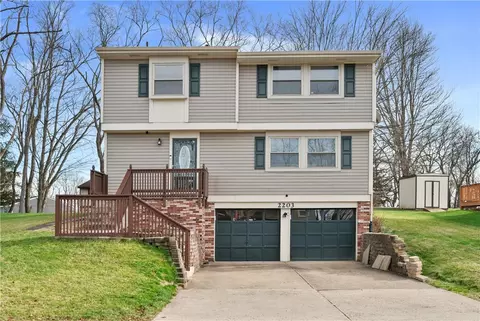 2203 Open Meadow Cir, Bridgeville, PA 15017