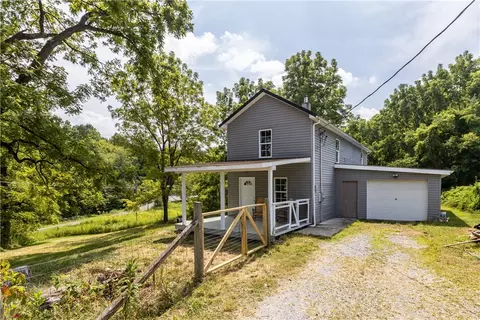 3098 Center Church Rd, Ellwood City, PA 16117