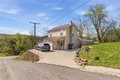 3 Chestnut St, Meyersdale, PA 15552
