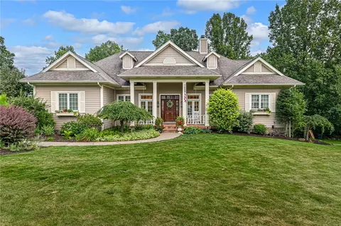 202 Rolling Hills Dr, Wexford, PA 15090