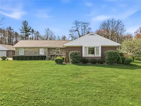123 Hadley Rd, Greenville, PA 16125