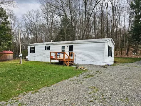200 Maple Rd, Oil City, PA 16301