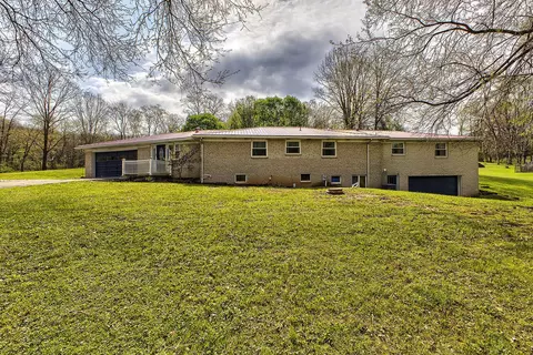140 Keck Ln, Ruffs Dale, PA 15679