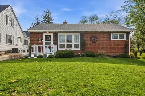 265 S Oakdale Ave, Hermitage, PA 16148