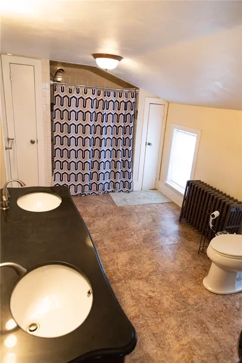 Bath - 262 Durst Rd, Irwin, PA 15642 photo 2 of 2