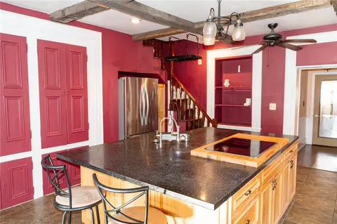 Kitchen - 262 Durst Rd, Irwin, PA 15642 photo 2 of 2